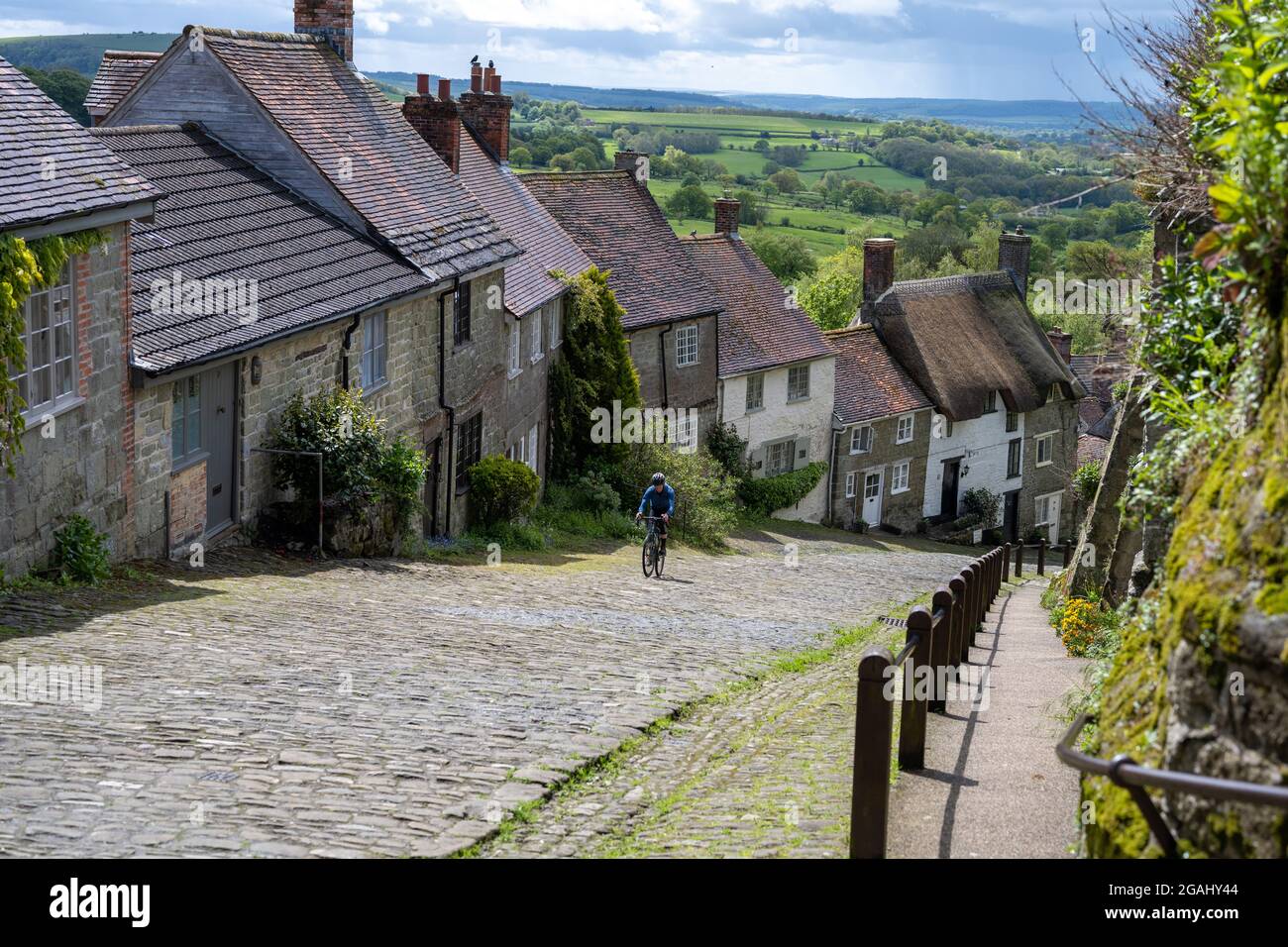 Gold Hill Shaftesbury Dorset England Stock Photo Alamy