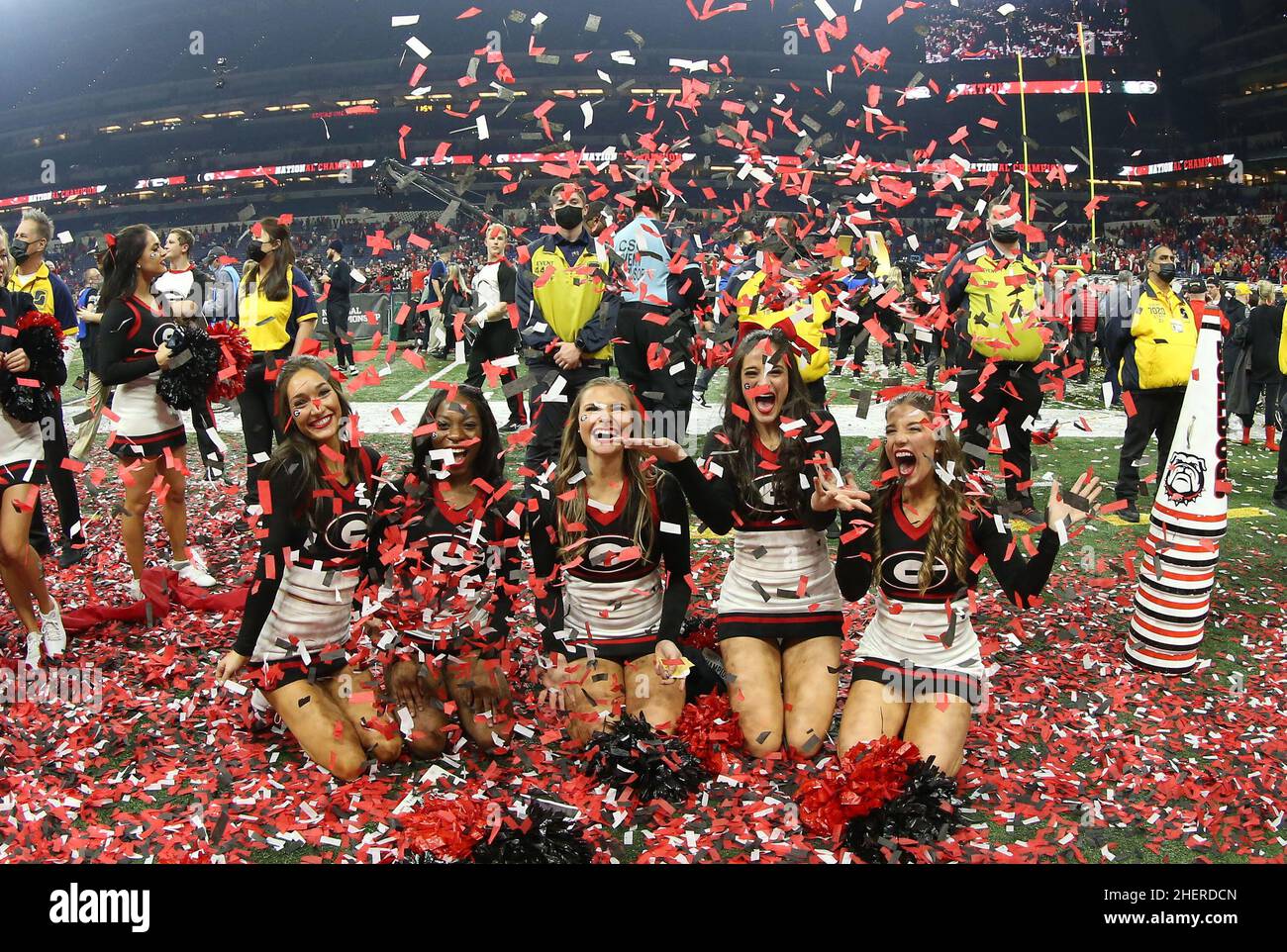 Bulldogs cheerleaders celebrate winning the 2022 CFP college