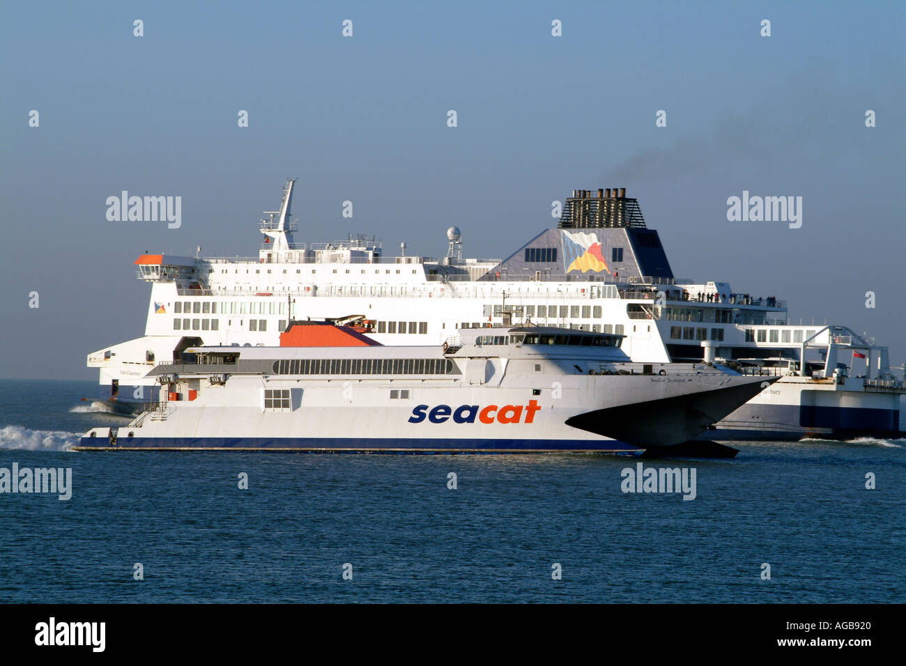 P&O cross roll on roll off channel ferry Pride of Canterbury Seacat ...