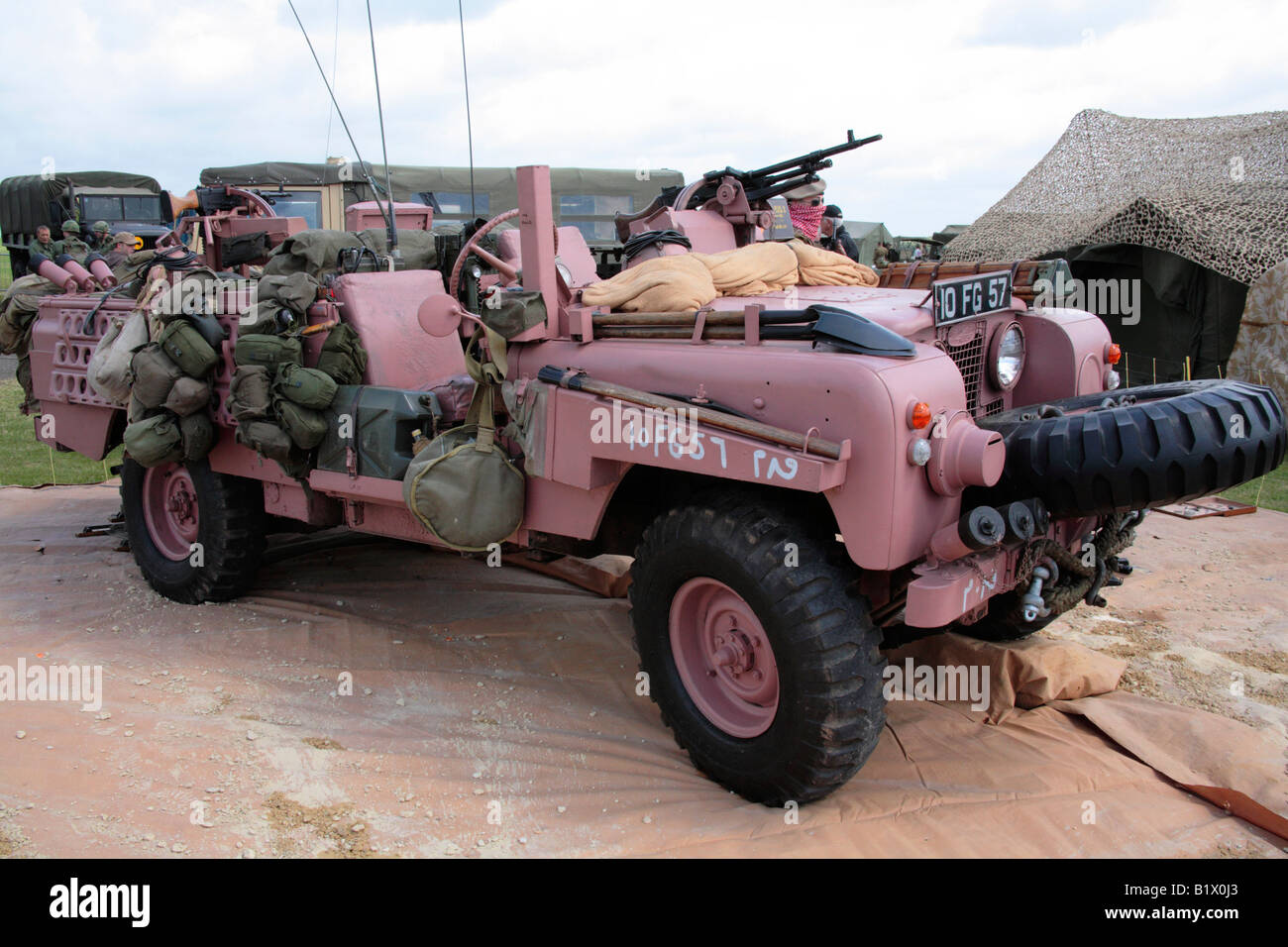 S.A.S. 'pink panther' Land rover Stock Photo Alamy