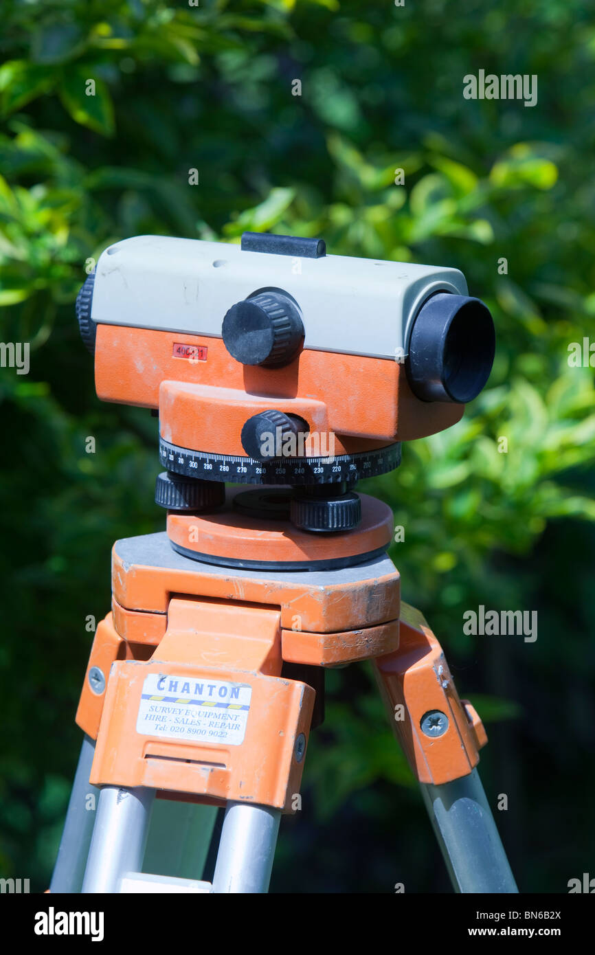 a-builders-surveying-instrument-stock-photo-alamy