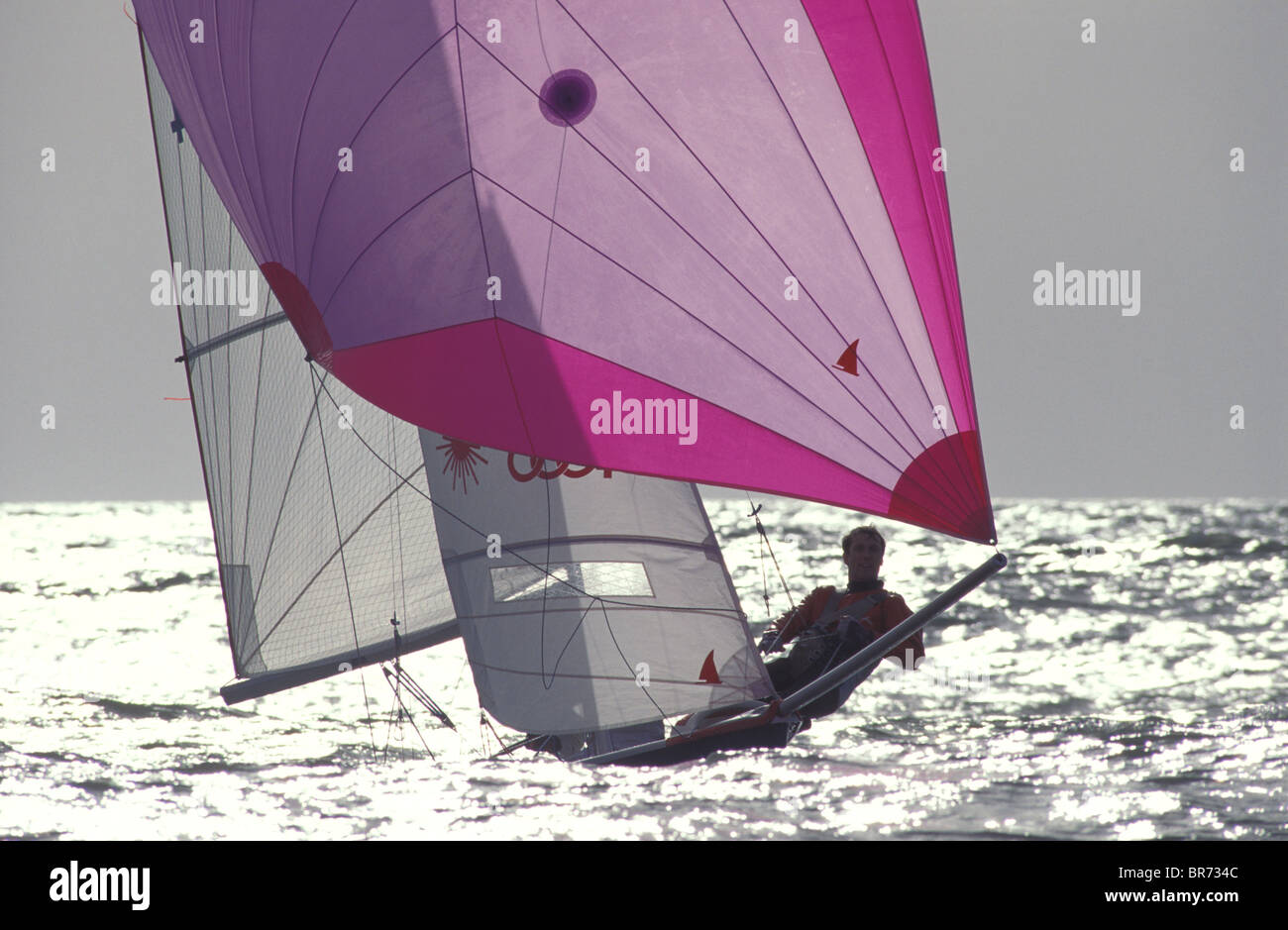 spinnaker dinghy sailboat