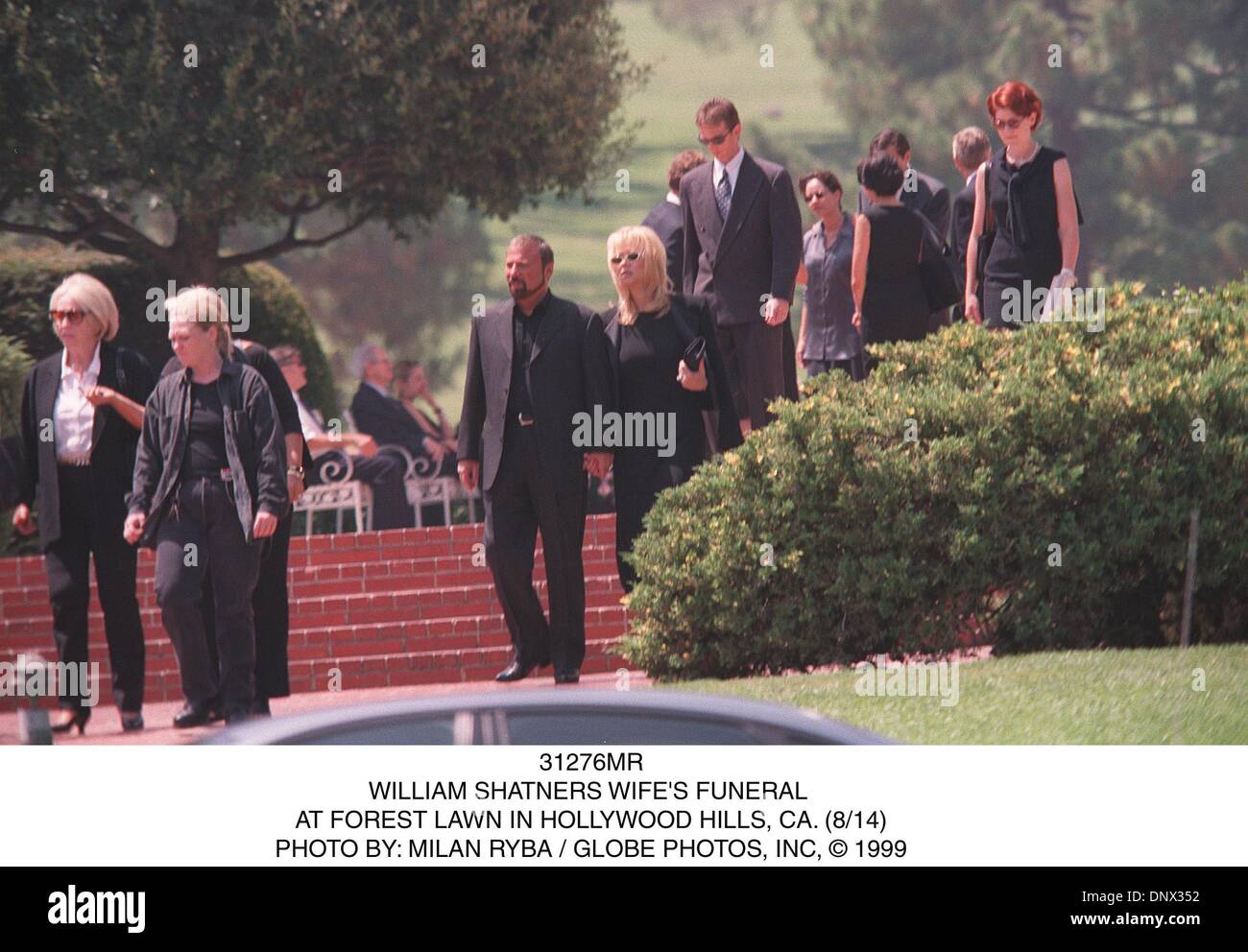 Aug. 14, 1999 - 31276MR.WILLIAM SHATNERS WIFE'S FUNERAL .AT FOREST LAWN ...