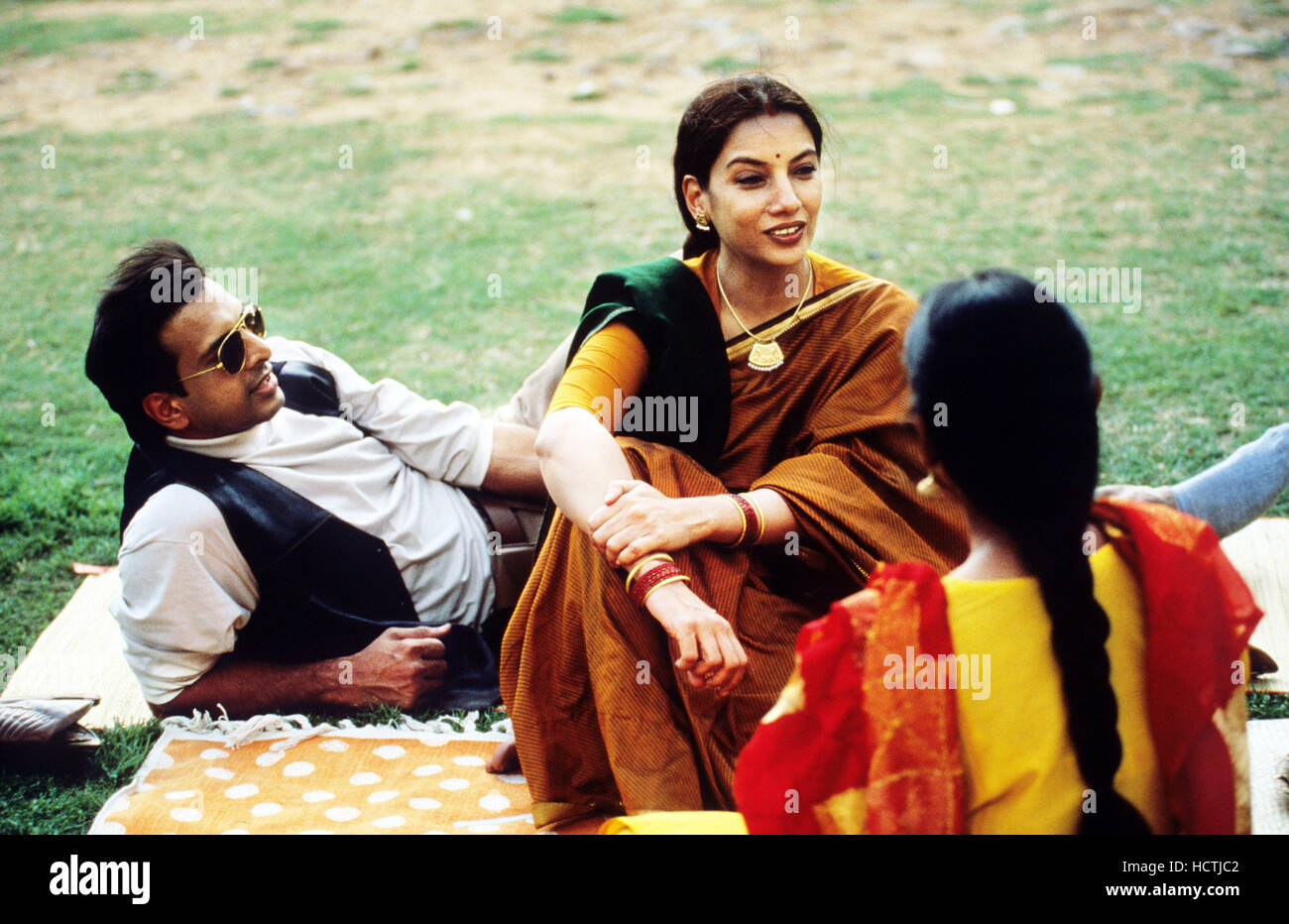 FIRE, from left: Javed Jaffrey, Shabana Azmi , 1996, © Zeitgeist Films ...