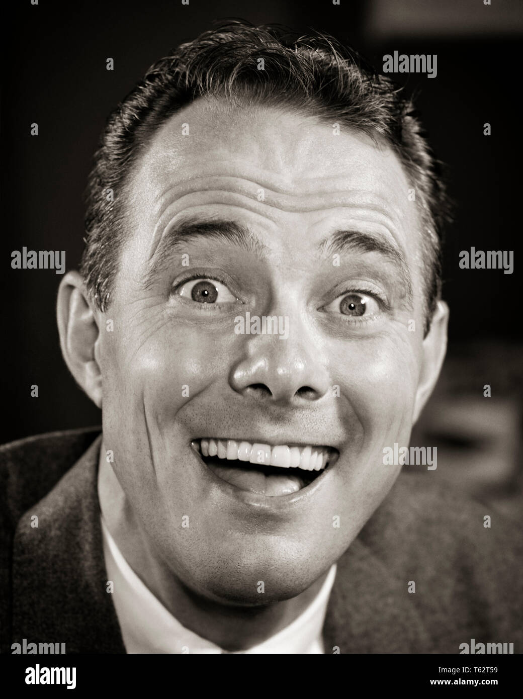 1950s HAPPY LAUGHING MAN FUNNY FACIAL EXPRESSION WITH EYES WIDE OPEN ...
