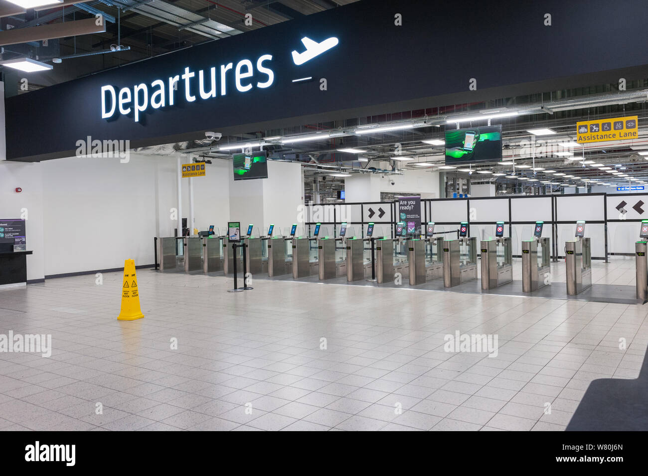 Airport terminal information sign Stock Photo - Alamy